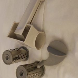 Pampered Chef Deluxe rotary cheese grater